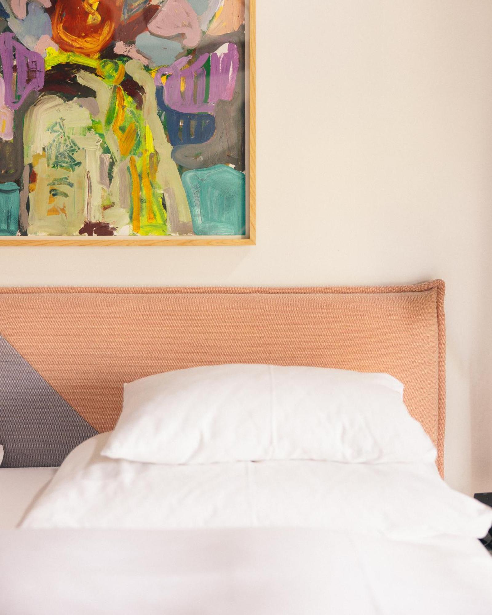Kai 36 - Hotel Zwischen Fels Und Fluss Грац Экстерьер фото A body pillow